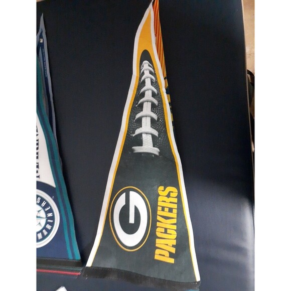 MLB And NFL Felt Pennant Flags 6 Pack - Picture 5 of 6